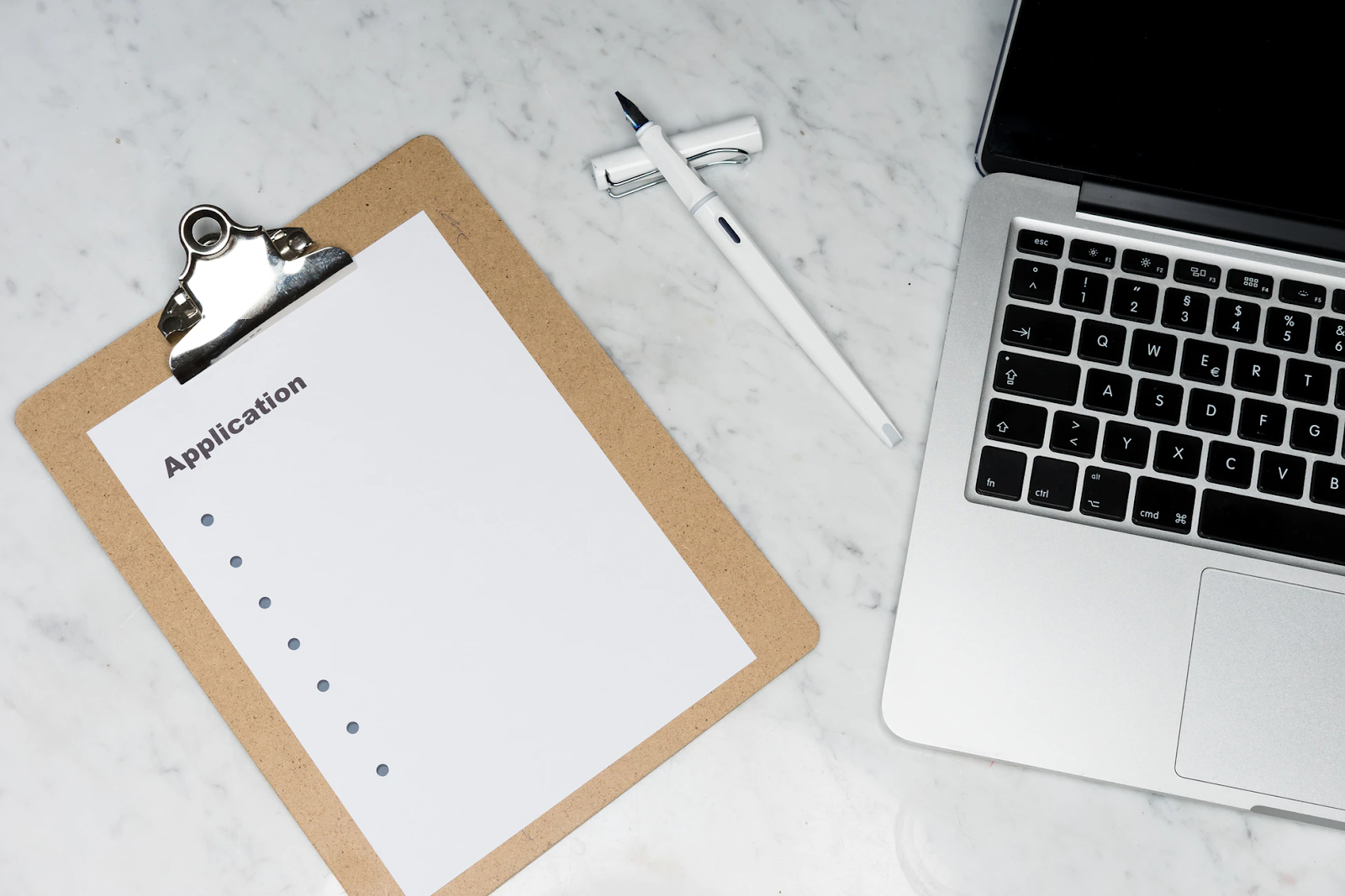 How do I qualify for the Singapore EntrePass?