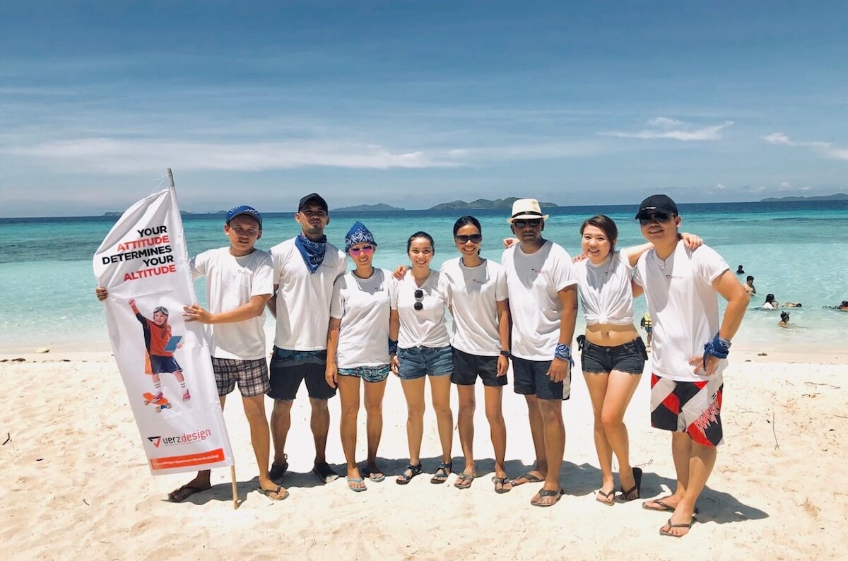 Verz Design team at the beach